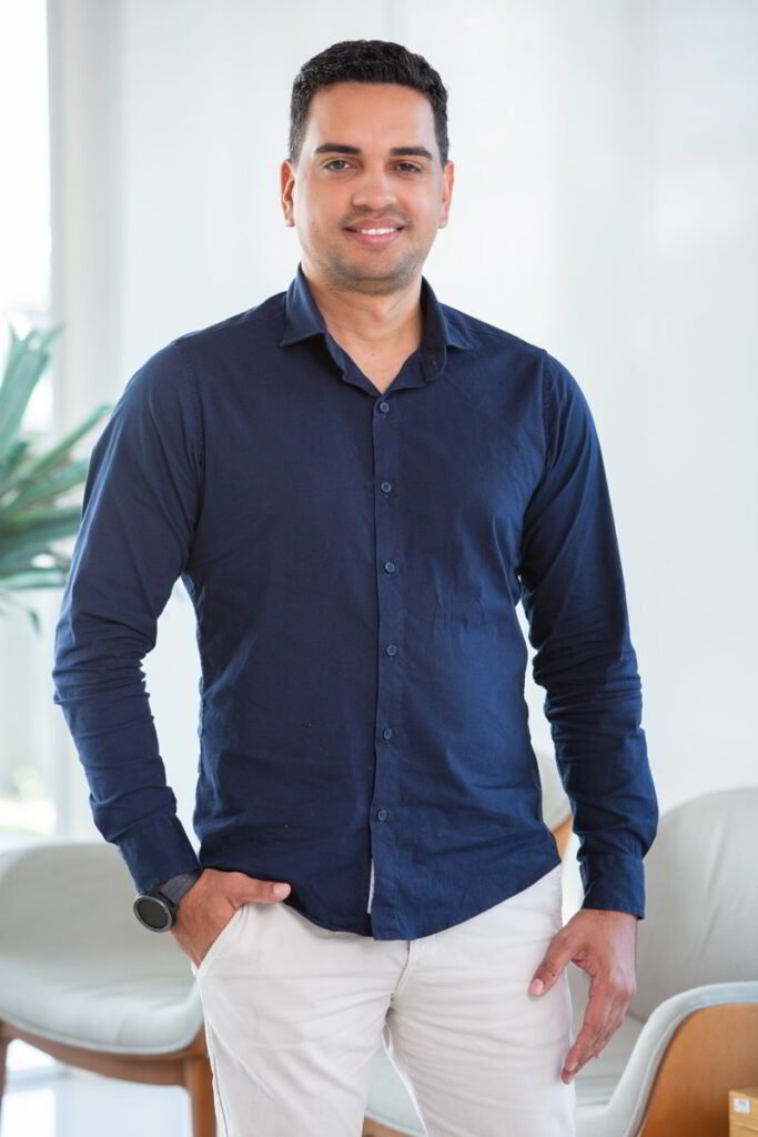 Adan Oliveira, Gerente Comercial da Riole e Promic Legis