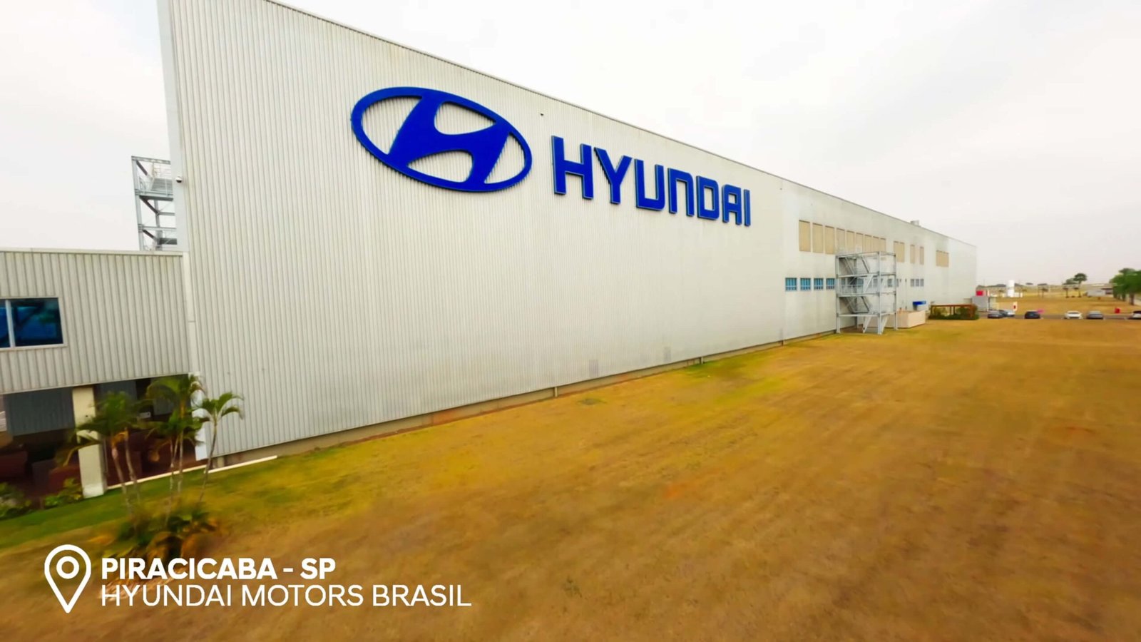 Fachada da fábrica da Hyundai em Piracicaba/SP. Onde acontece o Programa de Visitas Guiadas na Fábrica com WalkMeet da Riole.